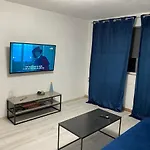 Black& White Apartment